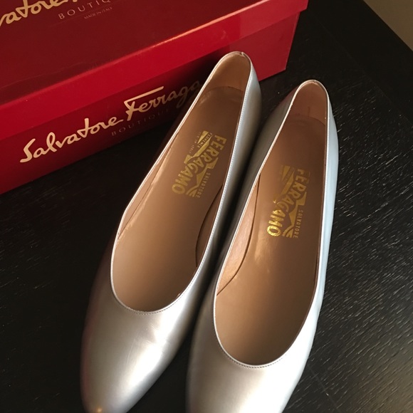 Ferragamo silver shoes - Picture 8 of 8